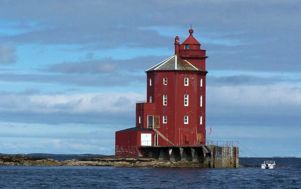 lighthouse Kjeungskjær in Norway