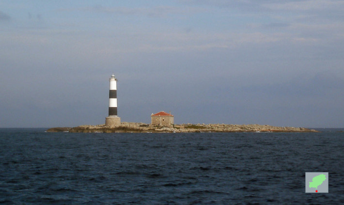 Lighthouse Los Puercos (Pou)