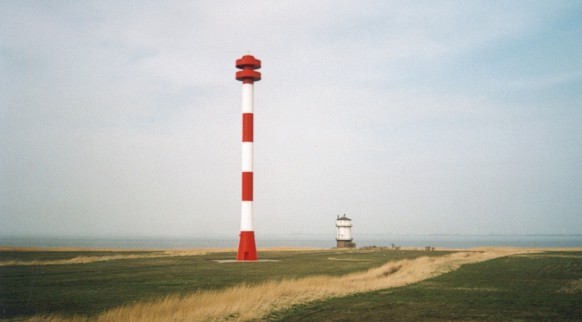 rear light and old lighthouse Balje