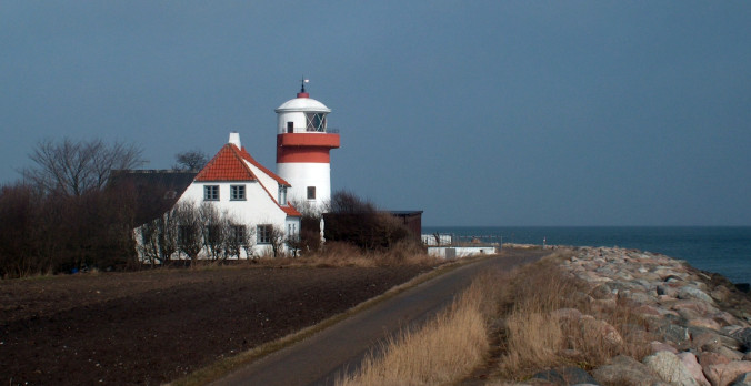 lighthouse Hov from the narrow drive